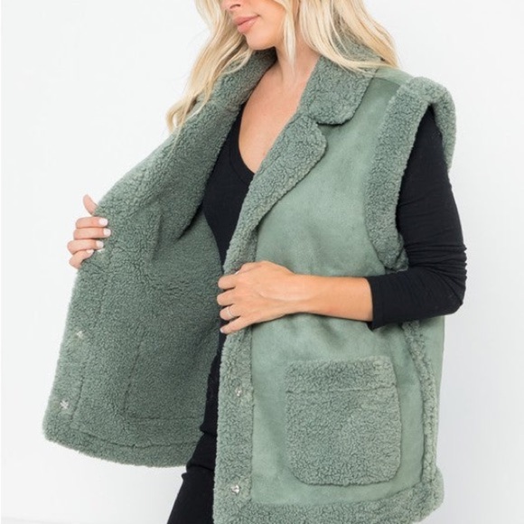 Cozy Green Sherpa-Lined Vest - Picture 6 of 7